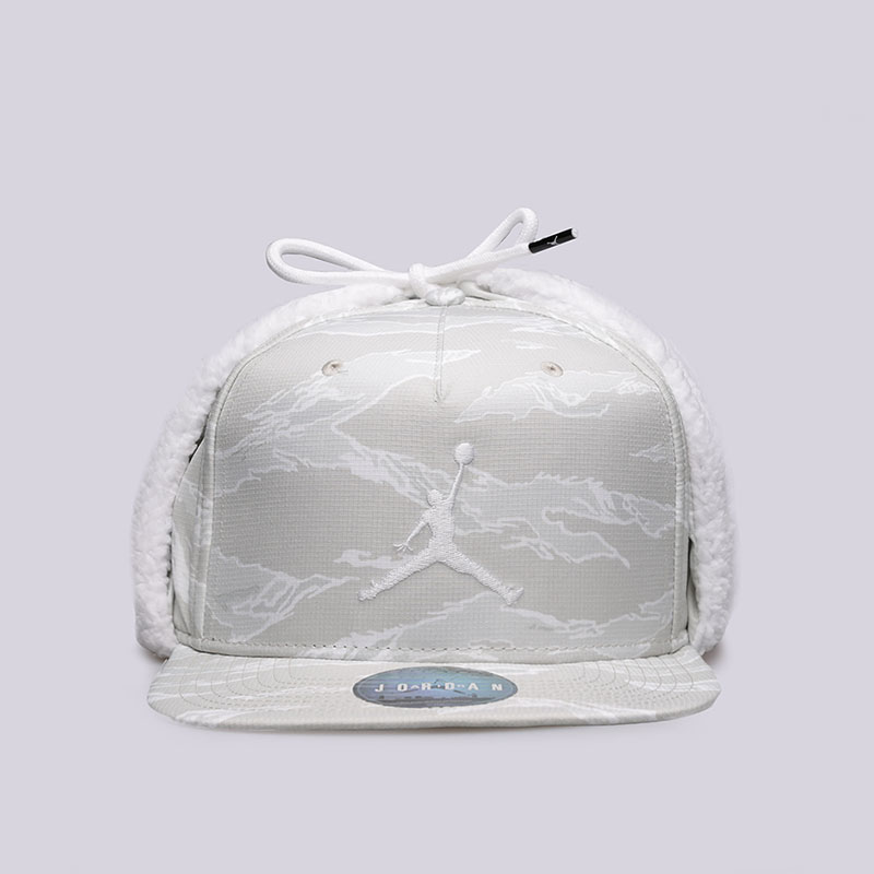  белая кепка Jordan Pro Shield AA5748-072 - цена, описание, фото 1